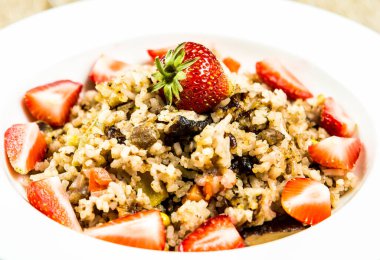 Chiangmai Tayland stüdyosunda çilekli pilav.