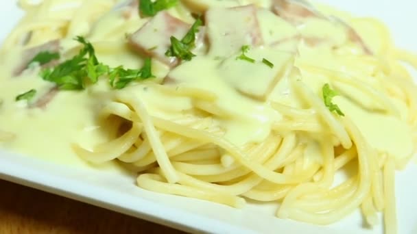 Espaguetis Carbonara Plancha — Vídeos de Stock