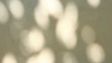 Duvarda gölgeler bırakır, Chiangmai Tayland açıklarında.