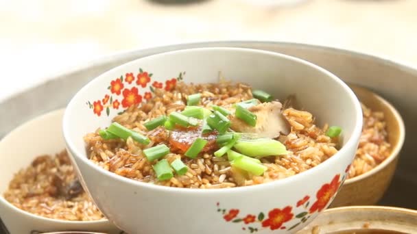 Nahsicht Auf Leckeres Asiatisches Essen Mit Gemüse — Stockvideo