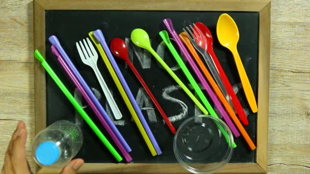Moving Plastic Straw Hand Reveal Plastic Word Board — ストック動画