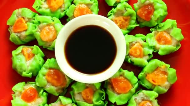 饺子在盘子里 在泰国清迈工作室 — 图库视频影像