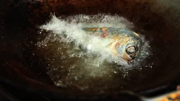 Sütőhal Serpenyőben Ajtóban Chiangmai Thaiföld — Stock videók