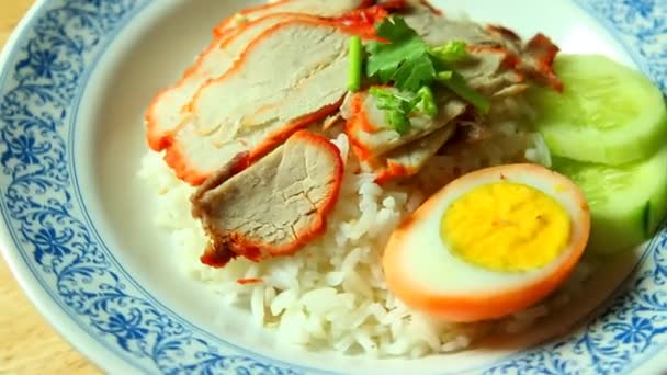 Gebarbecued Rood Varkensvlees Met Rijst Bord Thaise Streetfood — Stockvideo