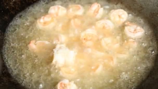 Friture Crevettes Dans Poêle Dans Porte Chiangmai Thaïlande — Video