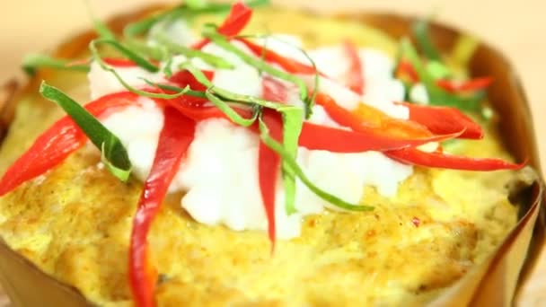 Gedämpfte Fisch Curry Paste — Stockvideo