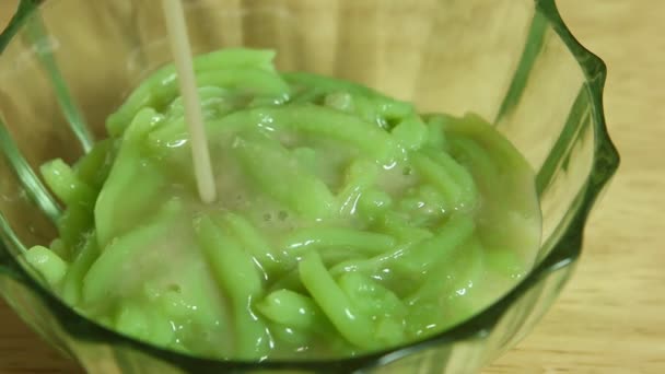 Lod Chong Dessert Kokosmjölk Thailändsk Berömd Dessert — Stockvideo