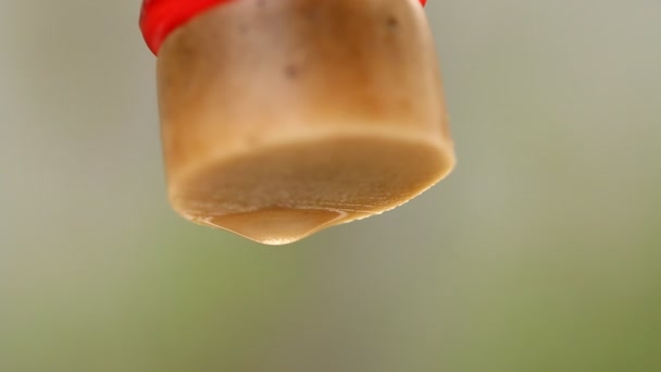 Wassertropfen Aus Leitungswasser Klimawandel Oder Fehlendes Wasserkonzept — Stockvideo