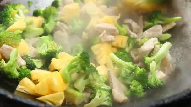 Frying Broccoli Pineapple Pan Door Chiangmai Thailand — Stock Video