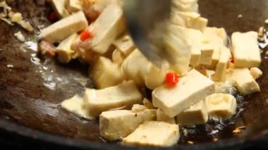 Tavada kızarmış tofu, dışarıda Chiangmai Tayland