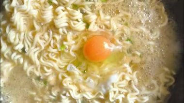 Tavada erişte, kapalı alanda Chiangmai Tayland.