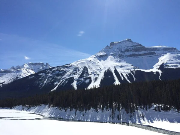 Vista Panorámica Del Icefield Parkway Día Soleado —  Fotos de Stock