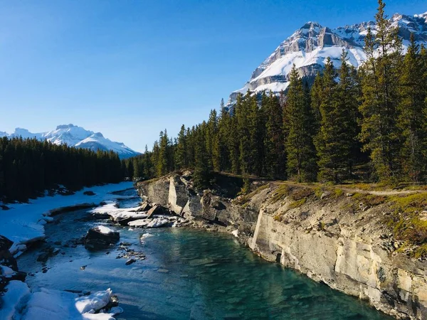 Scenic Kilátás Icefield Parkway Egy Napsütéses Napon — Stock Fotó