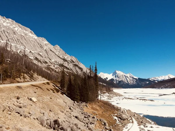 Jasper National Park Met Perfecte Blauwe Luchten — Stockfoto