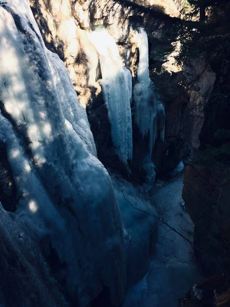 完璧な青い空を持つジャスパー国立公園 — ストック写真