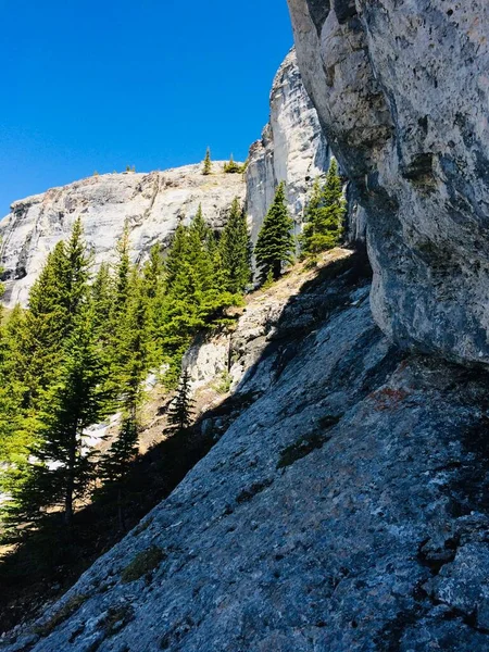 Monte Rundle Espinha Espetacular Paisagem Intocada — Fotografia de Stock