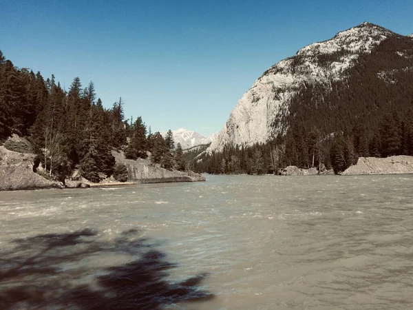 Mount Rundle Gerinc Látványos Érintetlen Táj — Stock Fotó