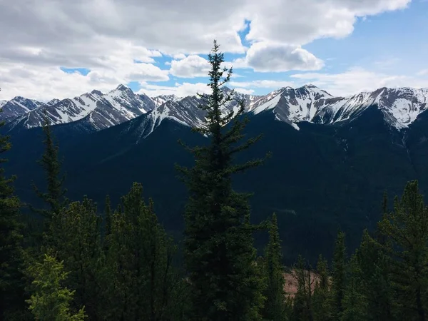 Impresionantes Vistas Del Parque Nacional Banff Desde Cresta Montaña Azufre —  Fotos de Stock