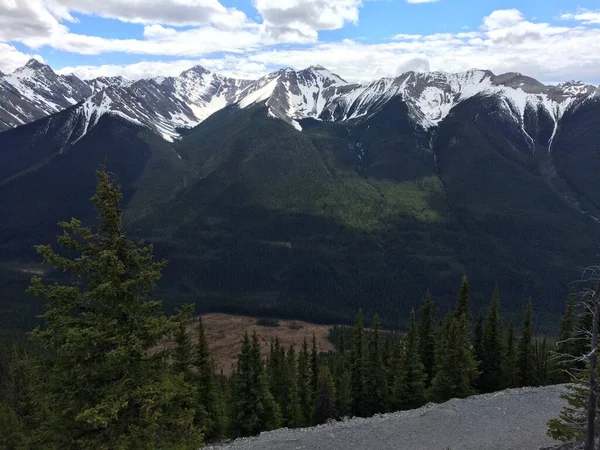 Vistas Deslumbrantes Parque Nacional Banff Partir Cume Montanha Enxofre — Fotografia de Stock