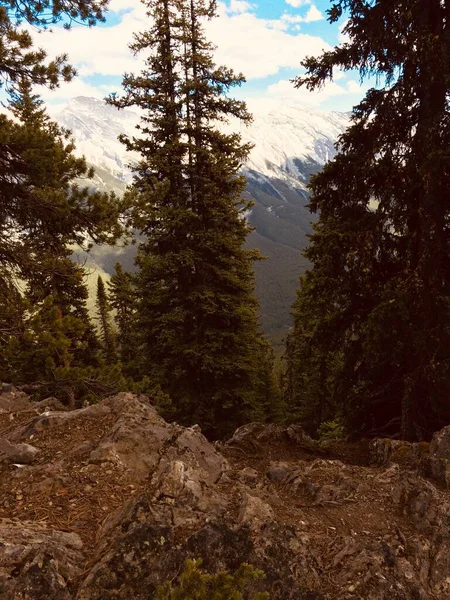 유황으로 산등성 에서내려다 보이는 — 스톡 사진