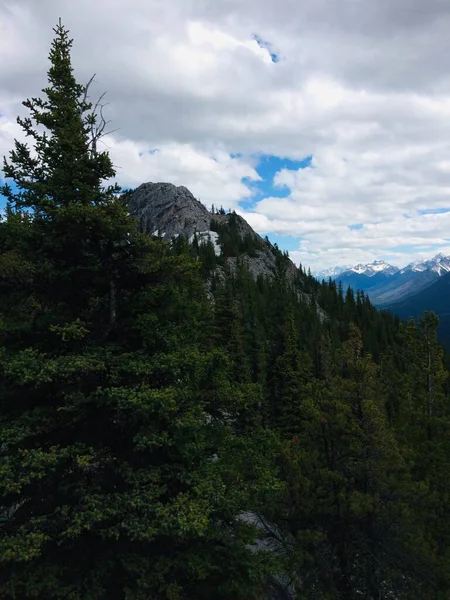 Vistas Deslumbrantes Parque Nacional Banff Partir Cume Montanha Enxofre — Fotografia de Stock