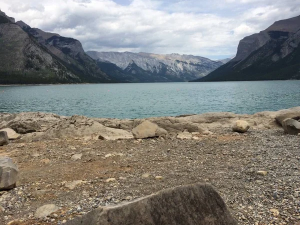 Lago Minnewanka Bucle Norte Banff —  Fotos de Stock