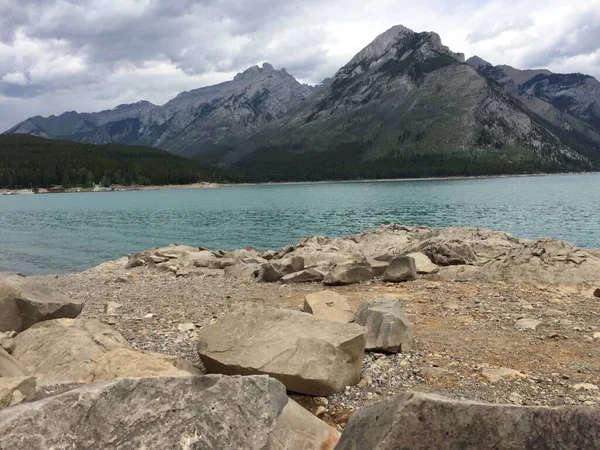 Lago Minnewanka Bucle Norte Banff —  Fotos de Stock