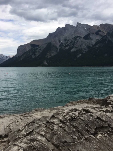 Lago Minnewanka Bucle Norte Banff —  Fotos de Stock