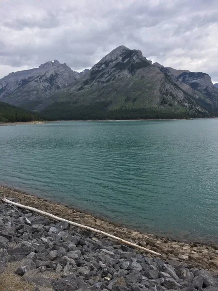 Lago Minnewanka Loop Norte Banff — Fotografia de Stock