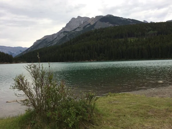 Lago Minnewanka Bucle Norte Banff — Foto de Stock