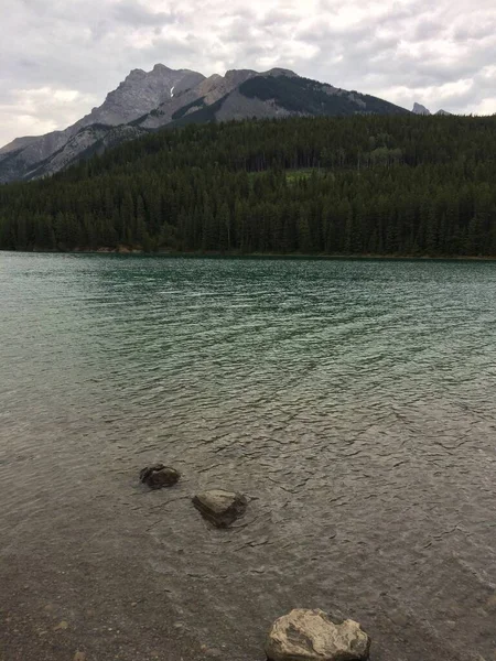 Lago Minnewanka Loop Nord Banff — Foto Stock