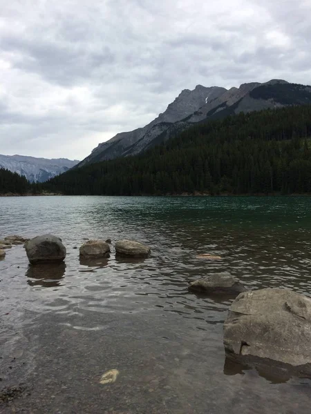 Lago Minnewanka Bucle Norte Banff —  Fotos de Stock