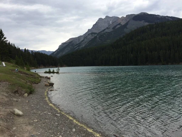 Lago Minnewanka Bucle Norte Banff —  Fotos de Stock