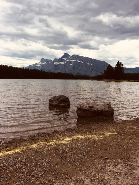 Sjön Minnewanka Slingan Norr Banff — Stockfoto
