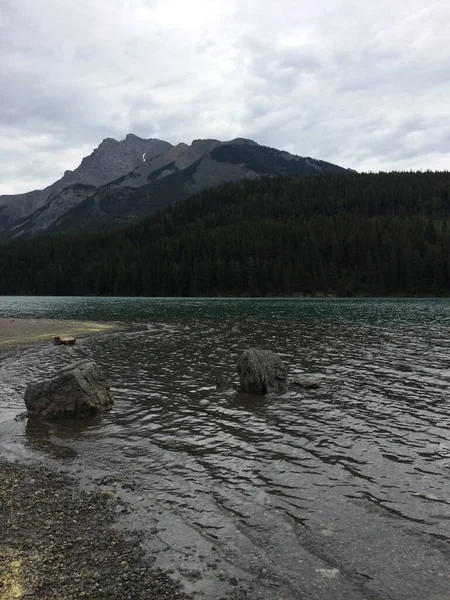 Lago Minnewanka Bucle Norte Banff —  Fotos de Stock