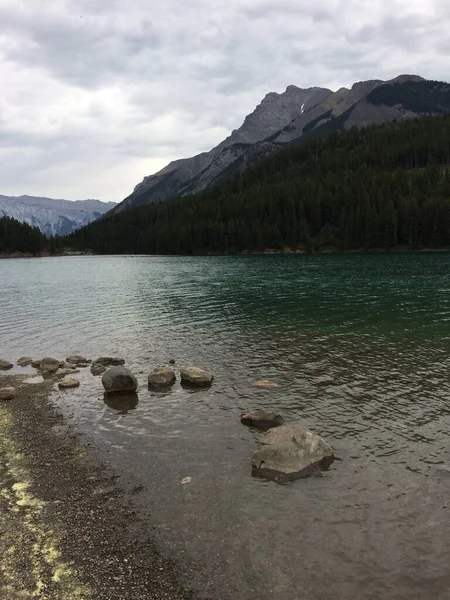 Lago Minnewanka Bucle Norte Banff —  Fotos de Stock