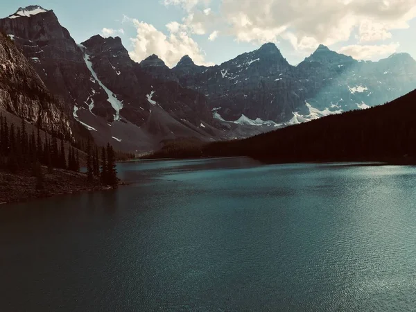 Malerischer Blick Auf Den Schönen Moränensee — Stockfoto