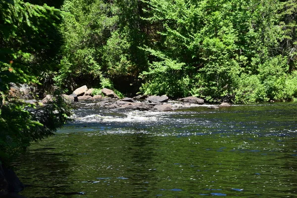 Quebec Teki Calvaire Bölge Parkının Şelalesi — Stok fotoğraf