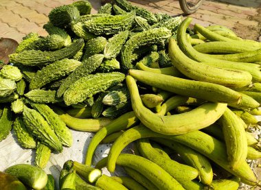 Bir sürü tatlı kabak ve kavun.