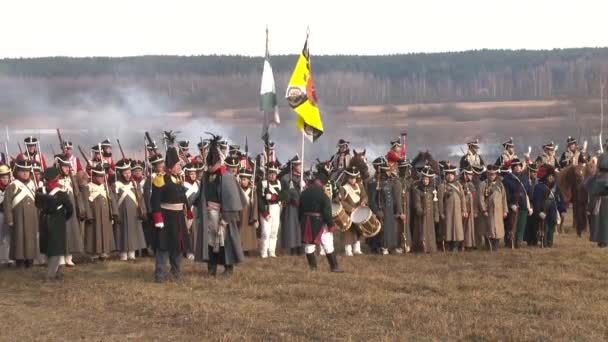 Rekonstrukce Bitvy Roce 1812 Řeky Bereziny Vojáci Seřadili Odpalovali Nepřítele — Stock video