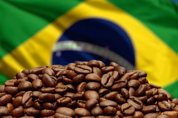 Geroosterde Koffiebonen Achtergrond Van Braziliaanse Vlag Close Selectieve Focus Concept — Stockfoto