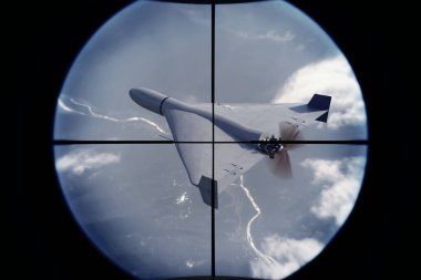 Yüksek irtifadaki optiklerden gözlenen insansız bir hava aracı.