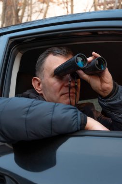 Şehirdeki bir hedefin hareketi hakkında bilgi toplamak için istihbarat operasyonu kavramı