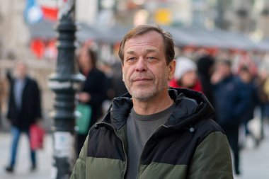 Toplum kavramı, sosyalleşme, iletişim ve vatandaşların etkileşimi.