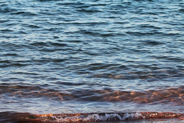 Zee golven op het strand — Stockfoto