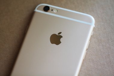 Belarus, Minsk, 5 Nisan 2016: Iphone 6s yakın fotoğraf kadar