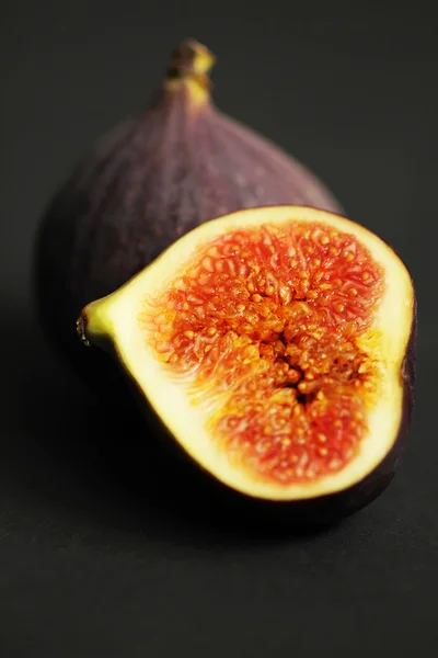 Fresh figs isolated on black — Stock Photo, Image