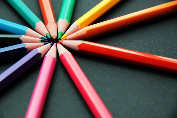 Tužky různé barvy zblízka — Stock fotografie