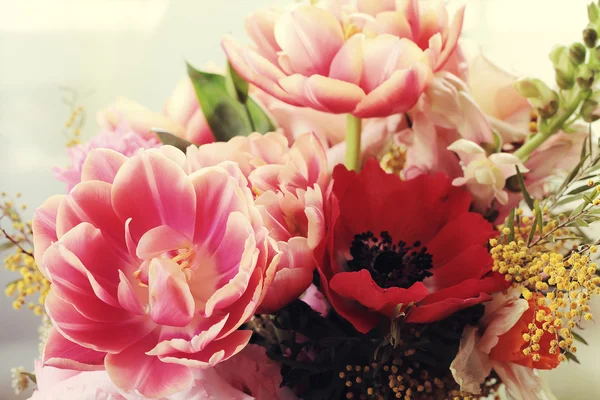Букет цветов в винтажном стиле — стоковое фото