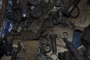 Fındık, çamaşır, civata, çalışma süreci. Yakıt yağı aracı.